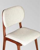 Cadeira Margarida – Formas suaves e toque moderno