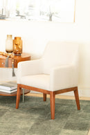 Poltrona Jasmim – Conforto refinado com design atemporal