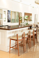 Banqueta Astromélia – Elegância e conforto em design moderno